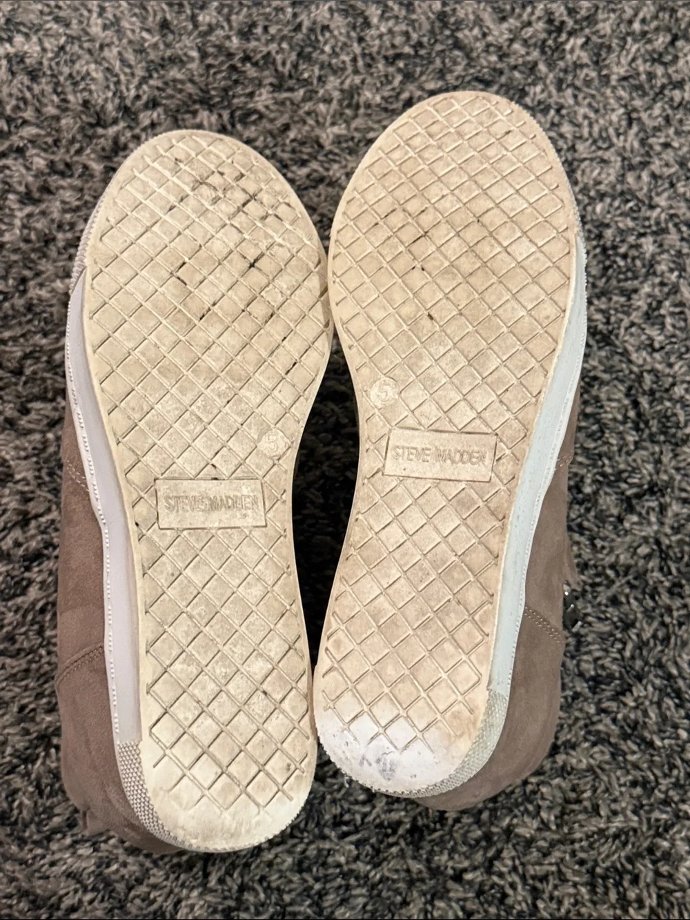 Steve Madden Wedgie Size 5 Taupe Hidden Wedge Sneaker Booties